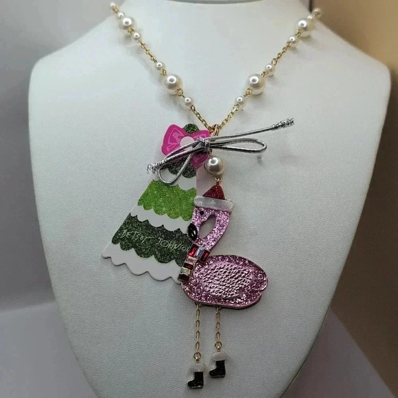 Betsey Johnson Jewelry - Betsey Johnson Pink and Gold Chain Santa Hat Christmas Flamingo Necklace